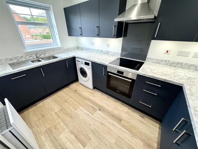 Flat for rent in Keresley Green, Keresley