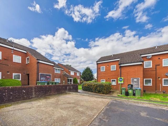 Flat for rent in Oakhill, Horsham