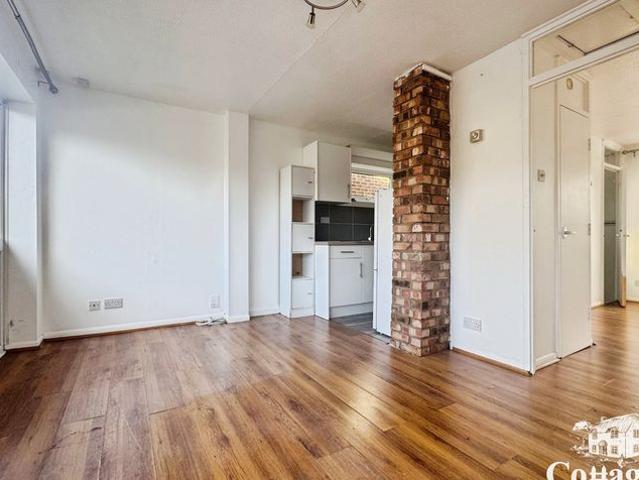 Flat for rent in Wormley, Broxbourne