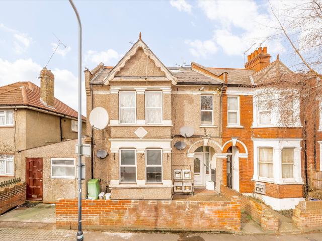 Flat for rent in Harlesden, Greater London