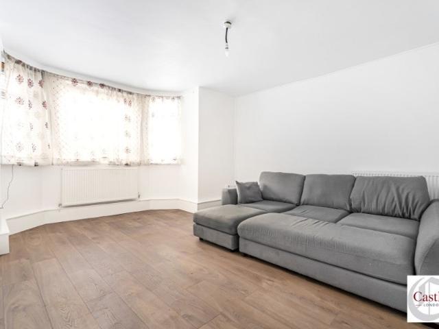 Flat for rent in Stamford Hill, Greater London