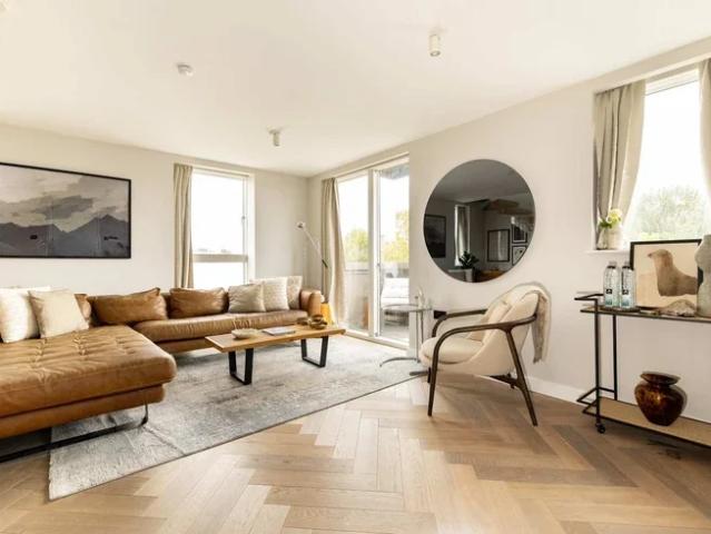 Flat for rent in North Kensington, Greater London