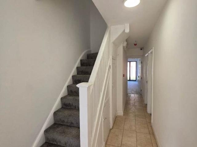 Flat for rent in London Borough of Ealing, Perivale