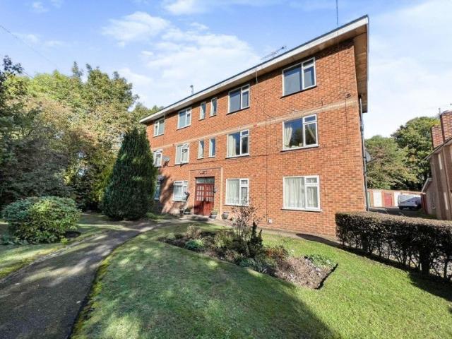 Flat for rent in Stoke Hill, West Midlands