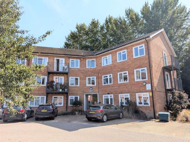 Flat for rent in New Town, Horsham