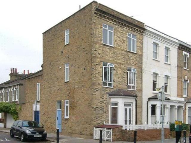 Flat for rent in London Borough of Hammersmith and Fulham, Greater London