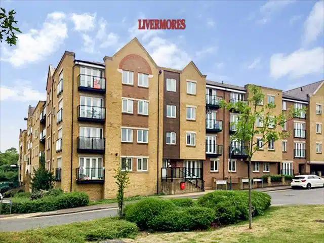 Flat for rent in Ebbsfleet, Dartford