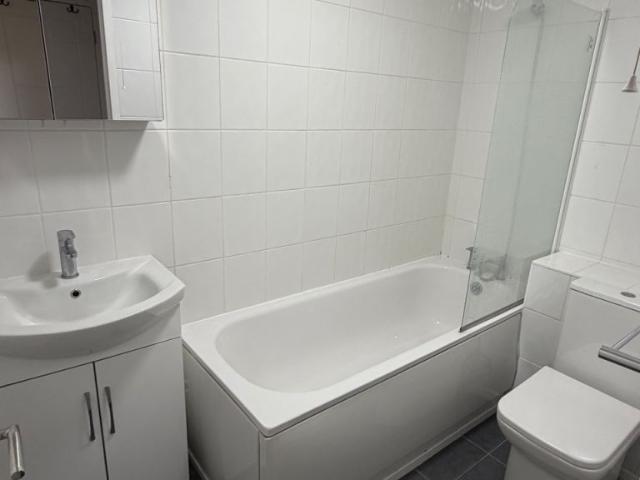 Flat for rent in Dagenham, Greater London