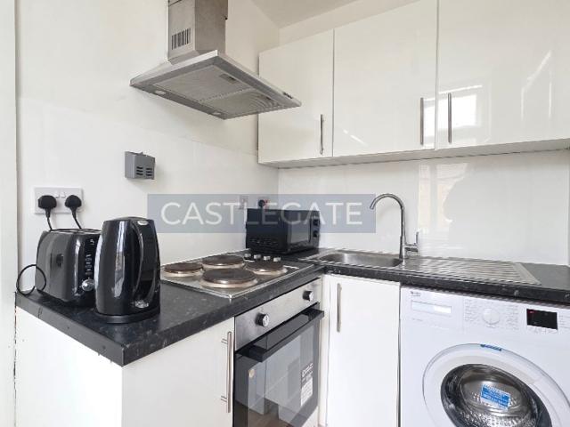 Flat for rent in Hillhouse, Huddersfield