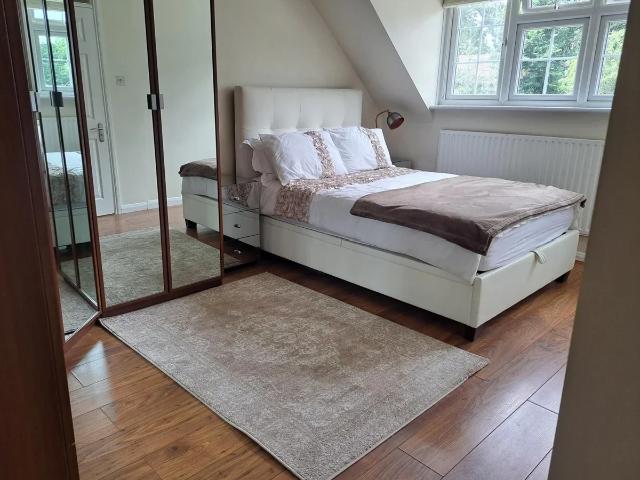 Flat for rent in Farnham Common, Isle Of Man