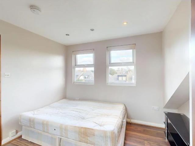 Flat for rent in Brownswood Park, Stoke Newington