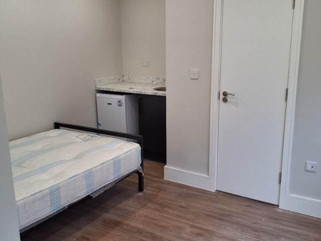 Flat for rent in Homerton, Greater London