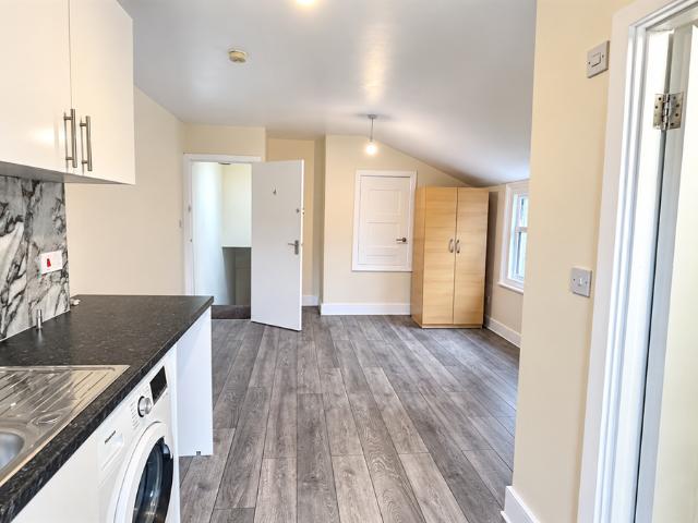Flat for rent in London Borough of Croydon, Greater London
