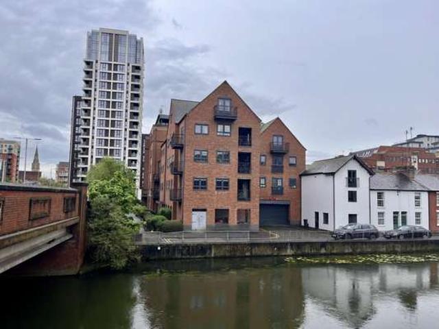 Flat for rent in Newtown, Reading
