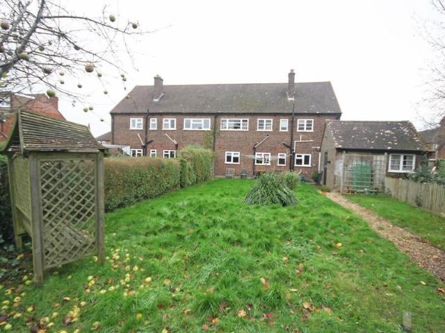 Flat for rent in Hillview, Surrey