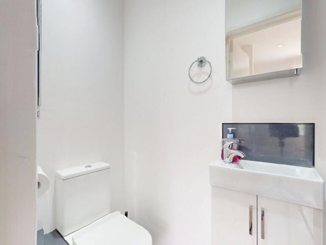 Flat for rent in Cricklewood, Greater London