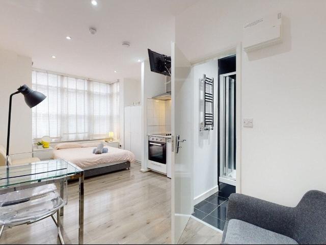 Flat for rent in Cricklewood, Cricklewood
