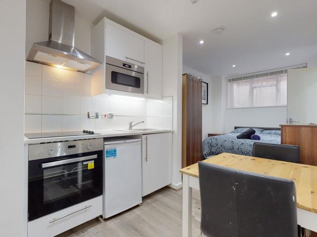 Flat for rent in Cricklewood, Cricklewood
