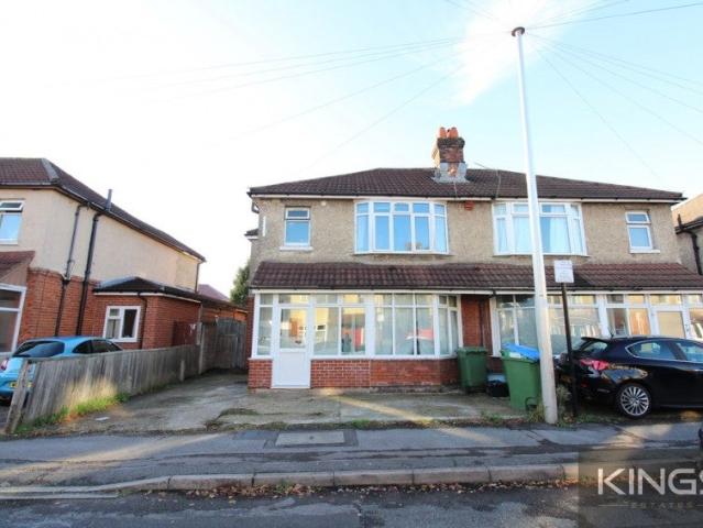 Flat for rent in Highfield, City Of Southampton