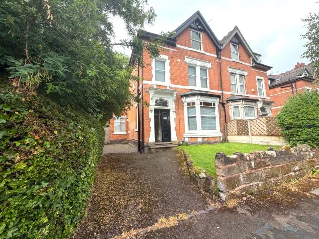 Flat for rent in Wake Green, West Midlands