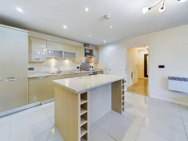 Flat for rent in Blossomfield, West Midlands