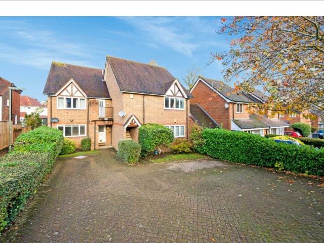 Flat for rent in Stoneleigh, Ewell
