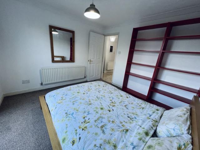 Flat for rent in Slough