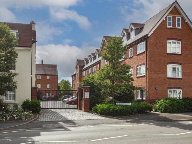 Flat for rent in Cliff Hill, Green Close