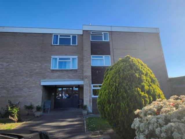 Flat for rent in Cippenham, Slough