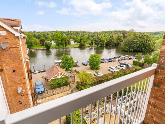 Flat for rent in Henley-on-Thames, Berrick Salome