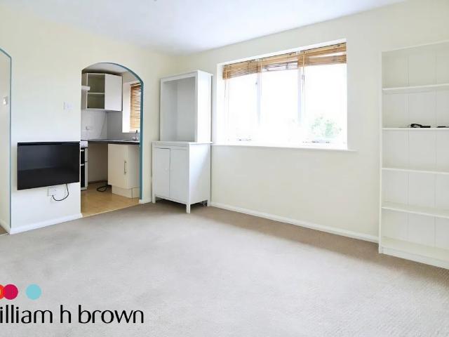 Flat for rent in Purfleet, Essex