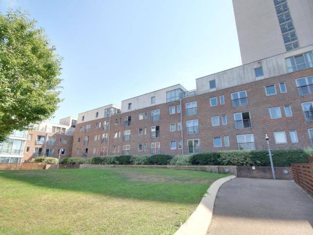 Flat for rent in Portsea, Portsmouth