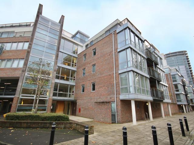 Flat for rent in Portsea, City Of Portsmouth