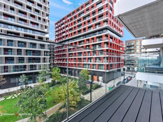 Flat for rent in Royal Wharf, Greater London