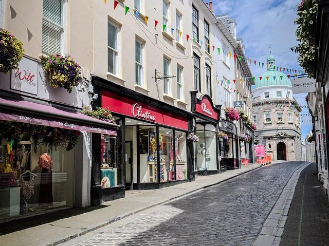 Flat for rent in Canton, Wales