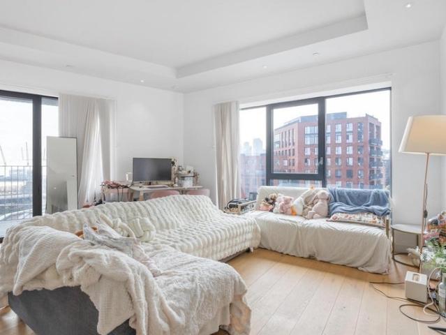 Flat for rent in London City Island, Blackwall