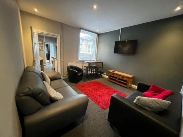 Flat for rent in Stoke, Stoke-on-Trent