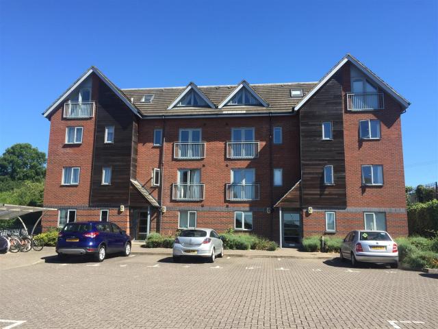 Flat for rent in New Bilton, Warwickshire