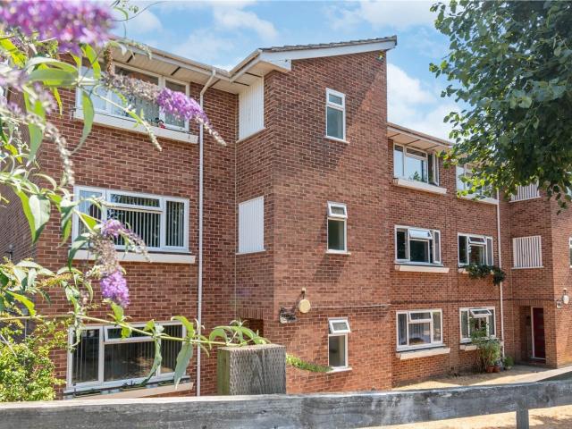 Flat for rent in Enborne, West Berkshire