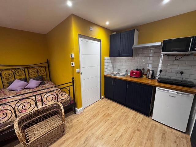 Flat for rent in Winchmore Hill, Palmers Green