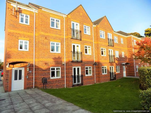 Flat for rent in Moortown, West Yorkshire