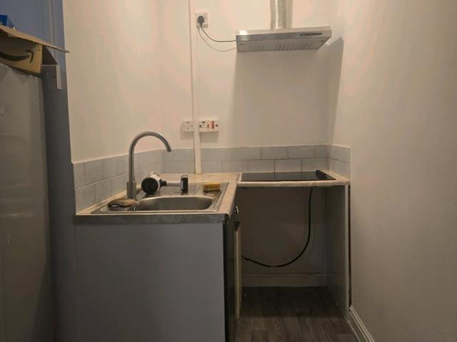 Flat for rent in Batley, West Yorkshire