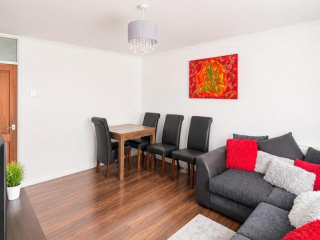 Flat for rent in Aldersbrook, Greater London