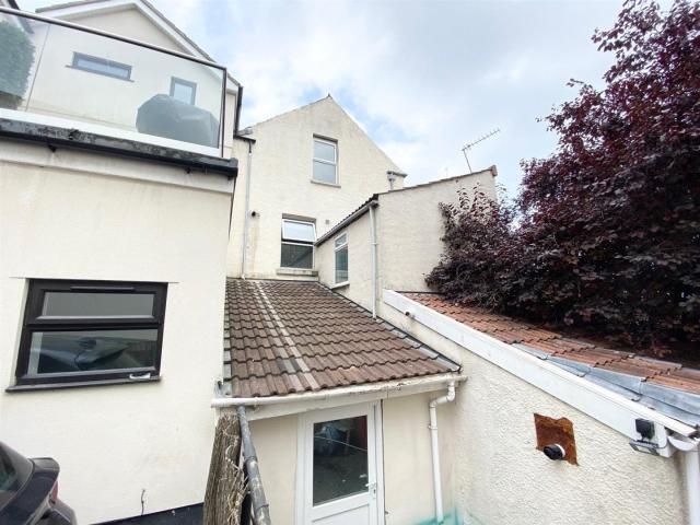 Flat for rent in Somerton