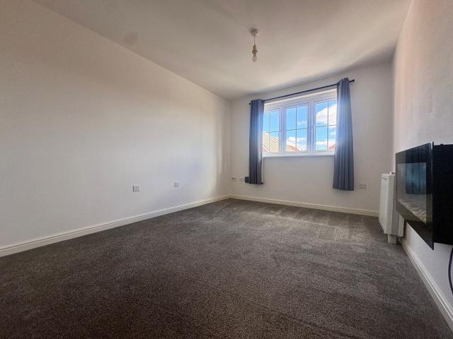 Flat for rent in Haydon End, Abbey Mead