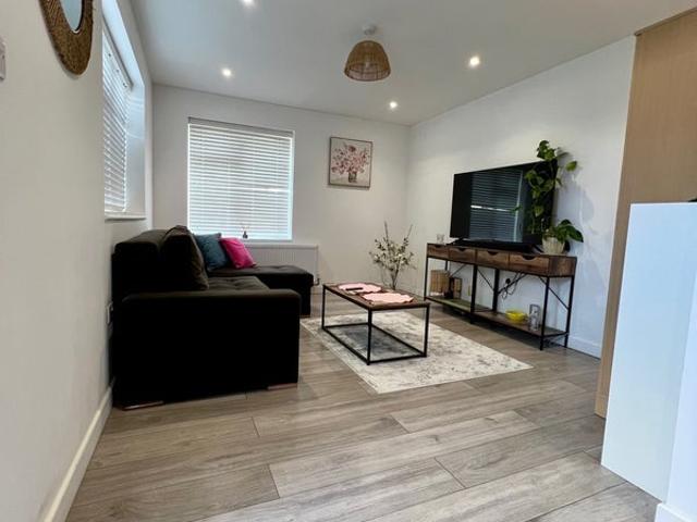 Flat for rent in Slough