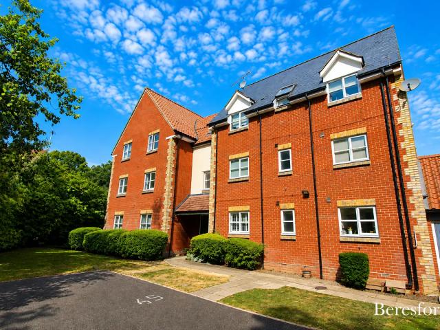 Flat for rent in Noak Bridge, Essex