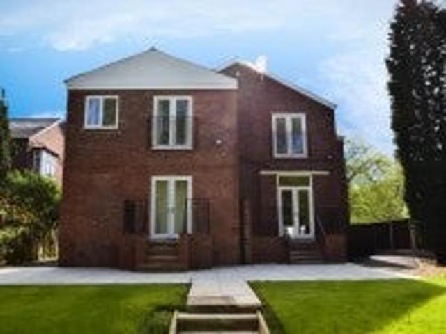 Flat for rent in Bramhall, Greater Manchester