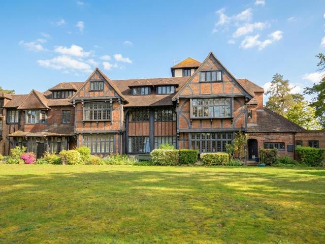 Flat for rent in Camberley, Surrey Heath