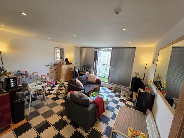Flat for rent in City Centre, Georgia
